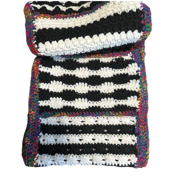 Crochet Purse Hand Made Multicolor Black And White Flap Closure Long Strap‎ - Picture 2 of 9